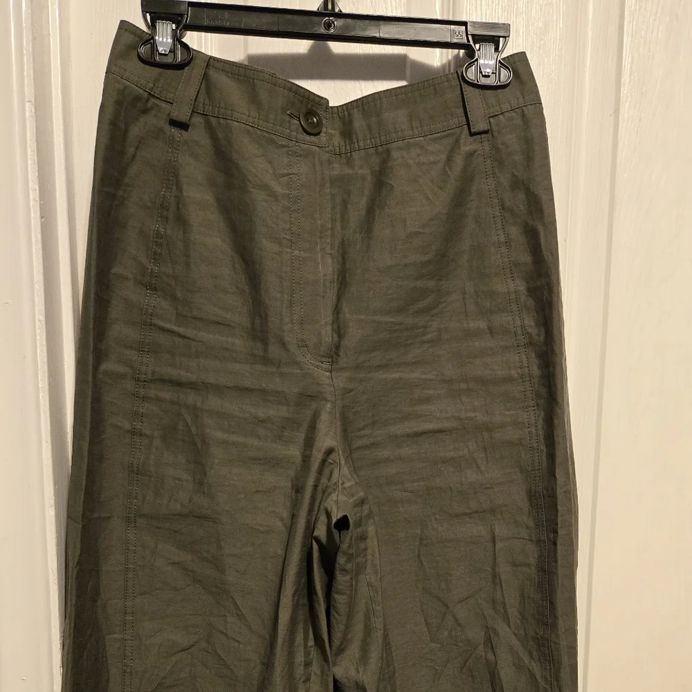 NWOT Zara Straight Leg Pants Women's Size Small Color Olive Green